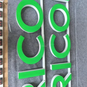 304 Stainless Steel Outdoor Signage with Pole Painted Surface Laminated Logo
