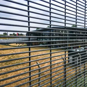 358 High Security Carbon Steel Powder Coated Anti Climb Fencing Panel System Clear View Mesh