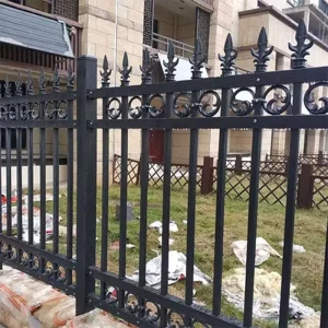 Black Forged Iron Fence Easy to Assemble Decorative Guardrail Galvanized Steel Mesh Family Farm Safety Swimming Pool Fence