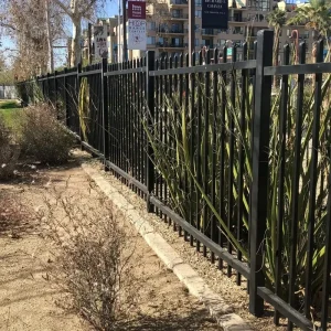 Black Powder-Coated Welded Steel Ornamental Security Fence Panels with Spear Tops