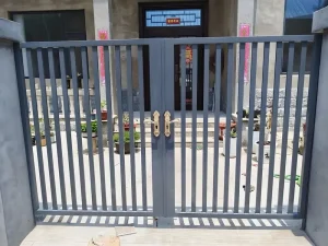 Central European Style Iron and Aluminum Garden Gate Rustproof Painted Finish Custom Sizes