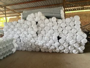 China Manufacturer Woven Wire Mesh Fence Custom Specifications Hot-Dipped Galvanized Chain Link Netting