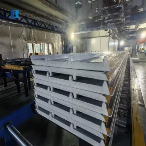Construction Building Materials Cold Room Warehouse Fireproof Waterproof Roof Aluminum Siding Insulated 60mm Pir Sandwich Panels