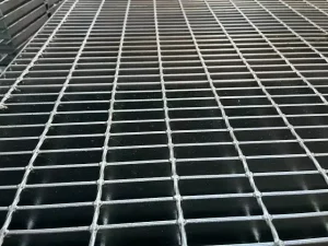 Custom Factory Direct Hot Dipped Galvanized Anti Slip Welded Flooring for Power Plant Industrial Steel Grating