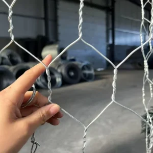Customizable Galvanized Hexagonal Metal Wire Mesh Fence for Outdoor Construction Sites
