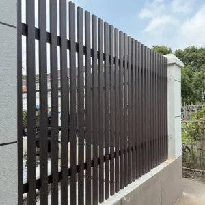 Durable Anti rust Aluminum Alloy Slat Fence Stair Luxury Villa Privacy Screen Outdoor Decorative Metal Fencing Panels DIY