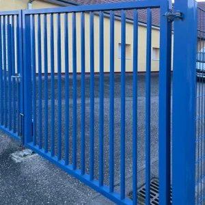 Eco-Friendly Coated Iron and Steel Swing Gate for Cattle, Livestock, Gardens and Fences, Waterproof, OEM