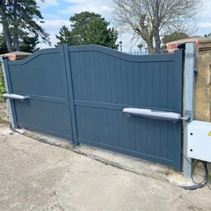 Euro American 6 Feet Straight Aluminum Swing Gate Design for Villa Home Driveway Entrance Safety Gate Nature-Friendly Features