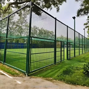 Factory Direct Green PVC-Coated Stadium 100-Foot Reel Chain Fence with Wire Mesh Fence and Gates