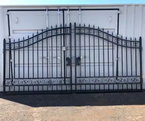 Galvanized Iron Villa Driveway Gate