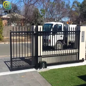 Galvanized Steel Outdoor Fence Gate with Barbed Wire, PVC and Metal Frame, 3D Chain Link Driveway Gate Accessory