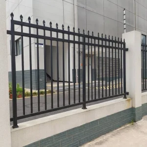 Galvanized Steel Rustproof Safety Fence Customizable Size for Courtyard Protection