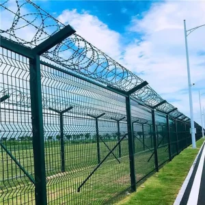 High Quality PVC Coated Galvanized 3D Airport Garden Fence Steel Frame Nature Wood Farms Sports Pressure Treated Waterproof