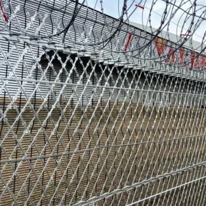 High Security Galvanized Barbed Wire Mesh Fence