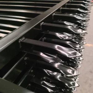 High-Strength Zinc Steel Spearhead-Top Fence Panel for Commercial Use Weather-Resistant Galvanized Metal Fence