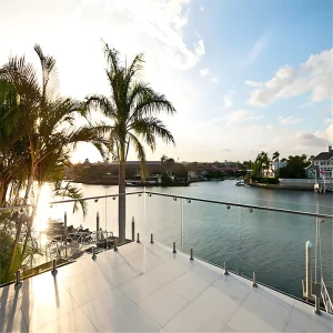 Home Use Stylish 304 Stainless Steel Glass Guardrails Balconies and Stairs