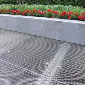 Hot Dip Galvanized Heavy Duty Anti Slip Welded Serrated Platform Walkway Flooring Industrial Metal Grating