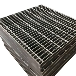 Hot-Dip Galvanized Heavy-Duty Serrated Metal Walkway Flooring Steel Grating for Drilling Platform