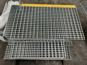 Hot Dip Galvanized Press Locked Heavy Duty Drainage Trench Cover for Oil Refinery Petrochemical Steel Grating