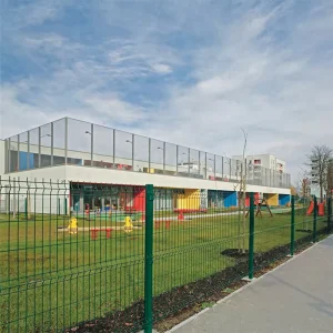 ISO CE European Silver Galvanized Black Green Powder-Coated Welded Wire Mesh 3D Curved Security Fence