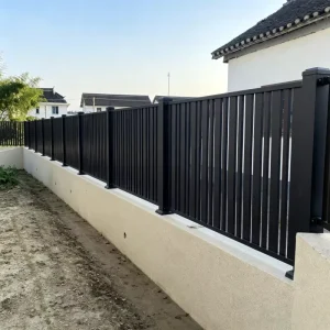Modern Alternating Width Vertical Bar Aluminum Alloy Fence 6 Feet Decorative Asymmetrical Slat Powder Coated Yard