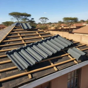 Modern Anti Corrosion Stone Coated Metal Roof Tile 120mph Wind Resistance Heat Insulation Waterproof Features Apartment Hotel