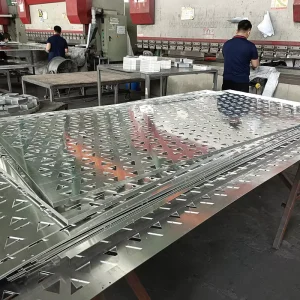 Modern Decorative Aluminum Sheet Metal Screen Panel with Carve Pattern Perforated Metal Panels for Exterior Curtain Walls