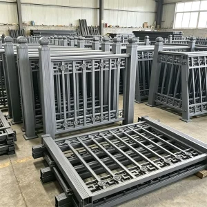Modern Outdoor Aluminum Art Isolation Fence Balcony & Garden School Fence Rust Resistant Wall Railing