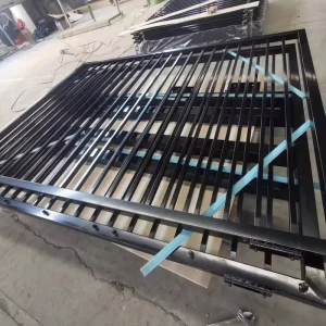 Modern Outdoor Metal Driveway Gate with Safety Lock and Gate Kit