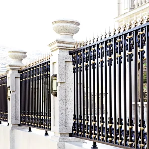 Modern Outdoor Metal Iron Panel Garden Fencing Manufacture Supplier Price Wood Grain Transfer Printing Aluminium for Villas