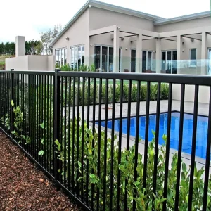 ODM&OEM Custom Durable Rustproof Powder Coated Safety Fence Outdoor Aluminium Fencing Trellis Gates Yard Fence