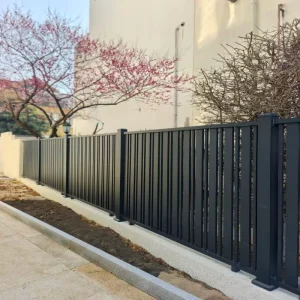 Outdoor Privacy Aluminum Alloy Vertical Slat Fence 6 Feet Custom Size Weatherproof Decorative Metal Screen for Houses and Backyards