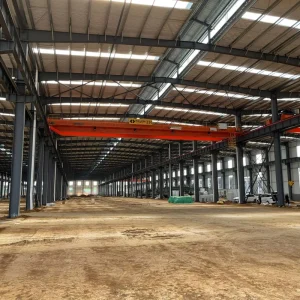 Pre Engineered Heavy Steel Structure Garage Shed with Painted Frame Complete Accessories Industrial Storage