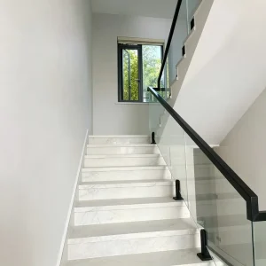 Shatterproof Stainless Steel Laminated Glass Stair Railing No Falling Shards Broken for Children’s Rooms Public Spaces Villas