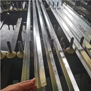 Shenzhen Guangdong Factory U Shaped Rustproof Steel Channel Galvanized Iron Angle Wall Angle Retail for DIY Ceiling Decoration