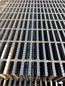 Steel Grating Heavy Duty Metal Q235 Galvanized Steel Zinc Coating Outdoor Walkway Drainage System Concrete Reinforcement