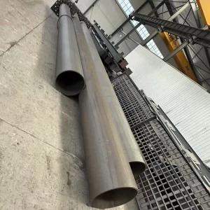 Steel Structure Building Welded Tubular Steel Columns and Metal Posts Q355, Customized for Industrial Shed Construction
